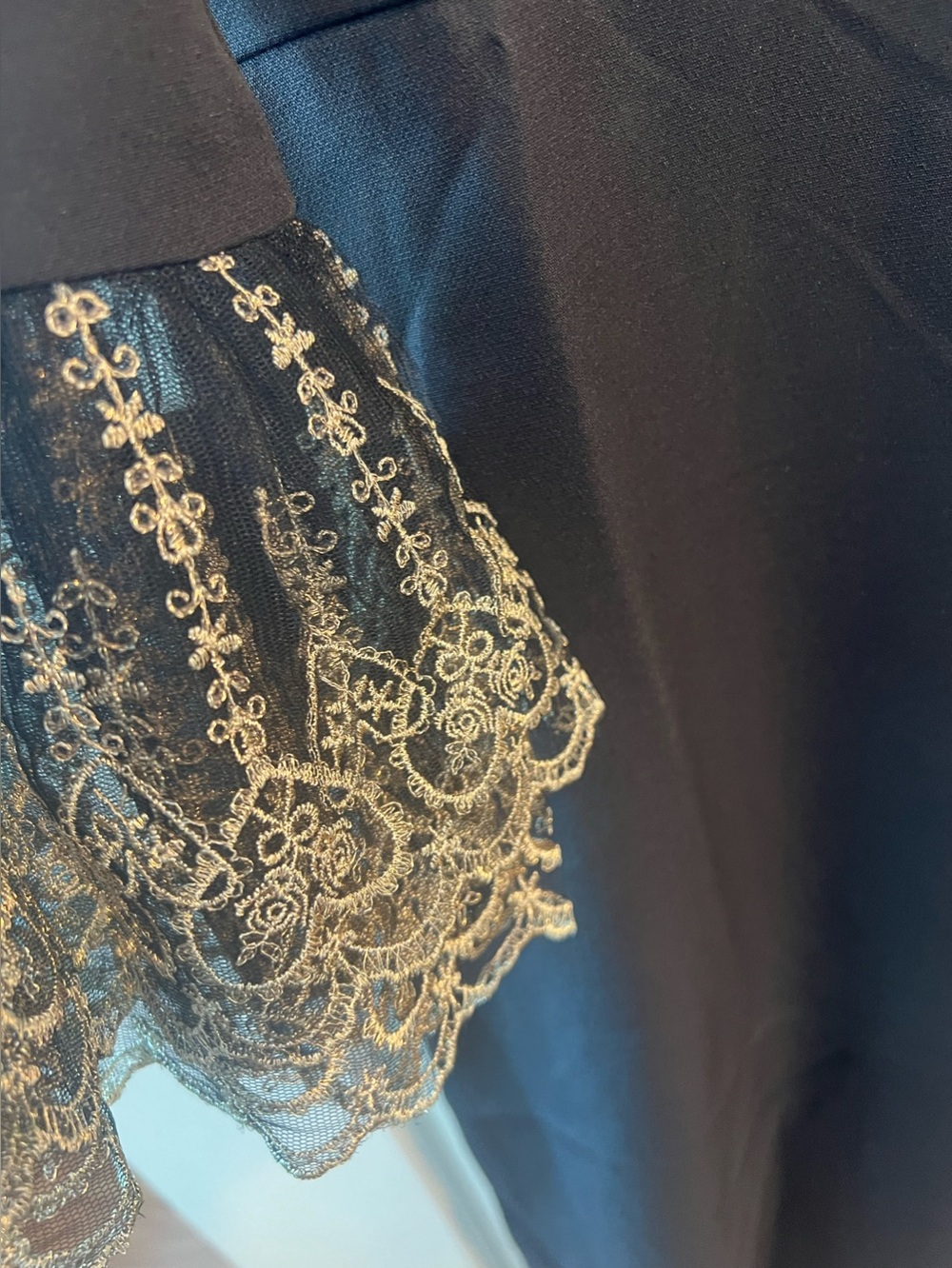 Tuckernuck Pomander Place Lillith Dress Black Gold Lace Holiday Party NWT - Picture 6 of 16